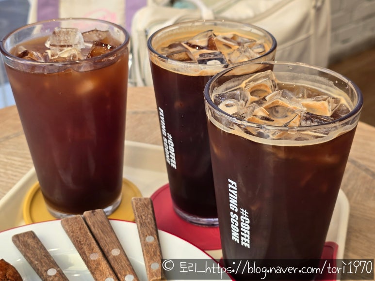 커피플라잉스콘 아브뉴프랑광교점 사진 8