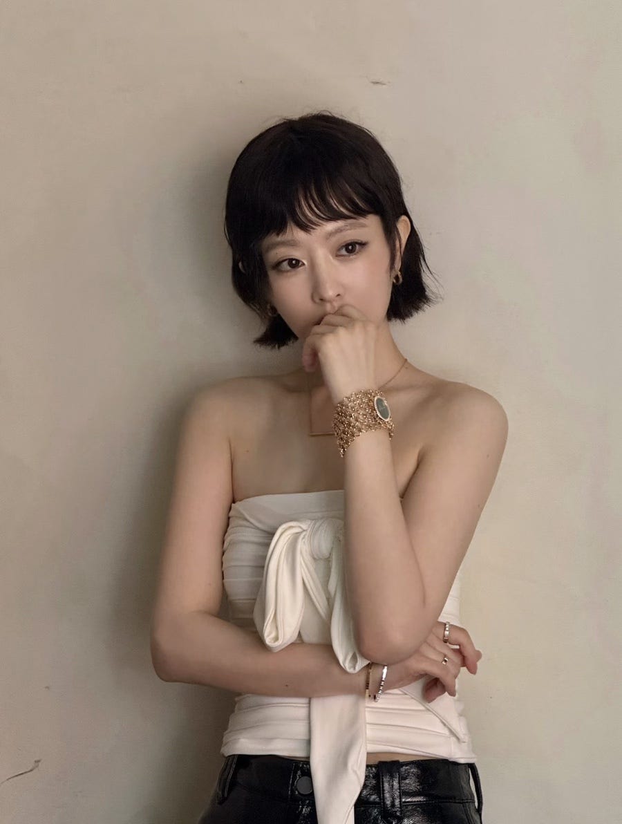 곧 마흔인데.. 숏컷으로 파격 변신하고 레전드 찍은 연예인 패션 요즘 다시 관심이 커진 이유 이미지 4
