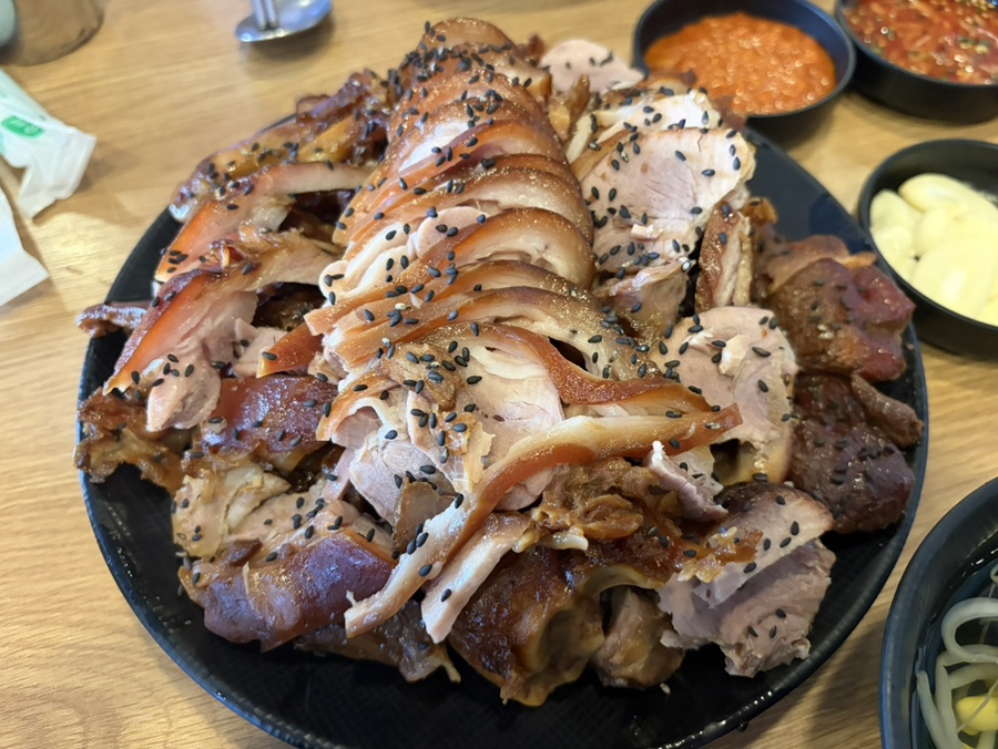 금빛인삼으로 만든 수제건강족발 사진 6
