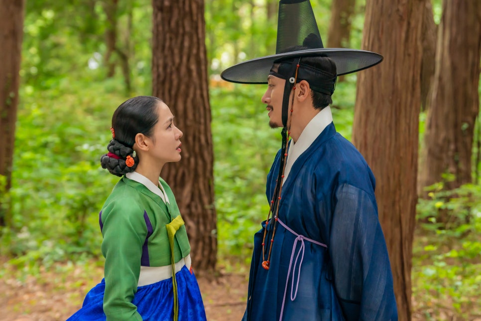 파격 노출엔 번쩍 왜 요즘 더 눈길이 가는 걸까 이미지 2