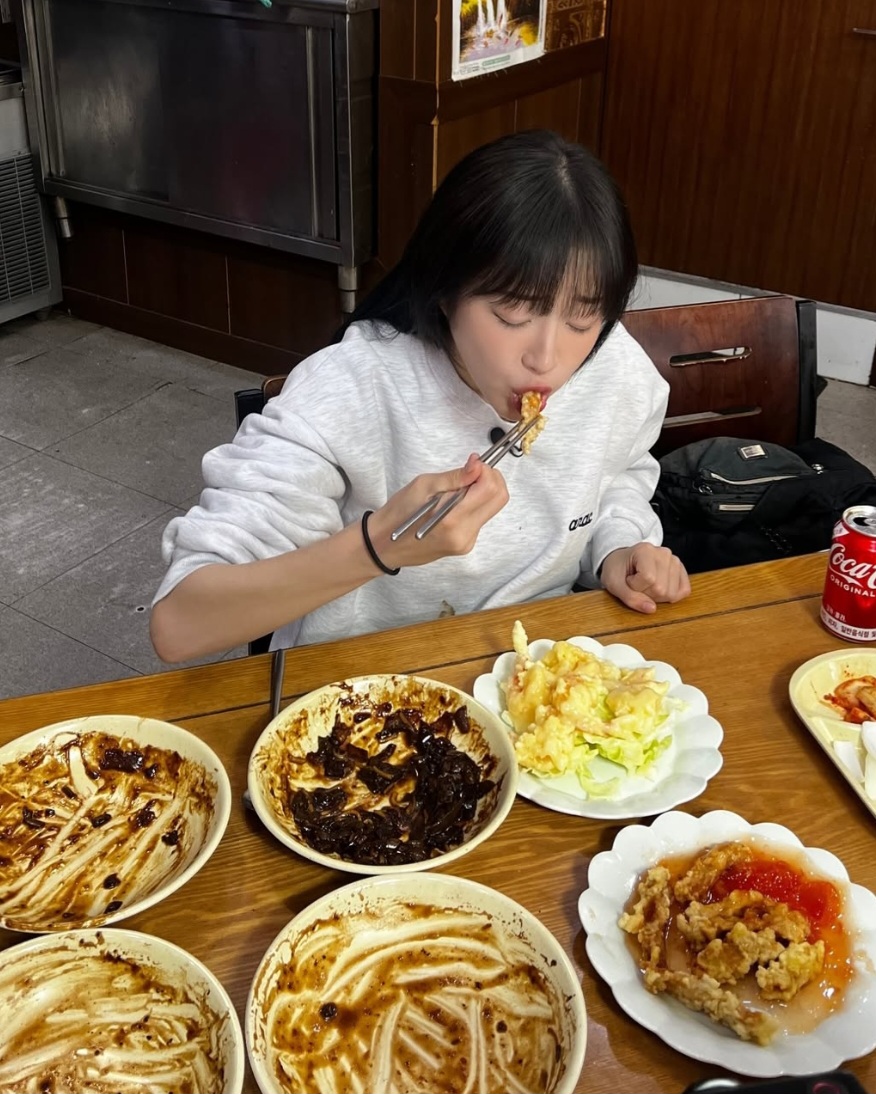 잘 먹어서 억대 벌었는데...먹방 유튜버 수익 중단 시작 최근 분위기가 확 바뀌었다 이미지 6