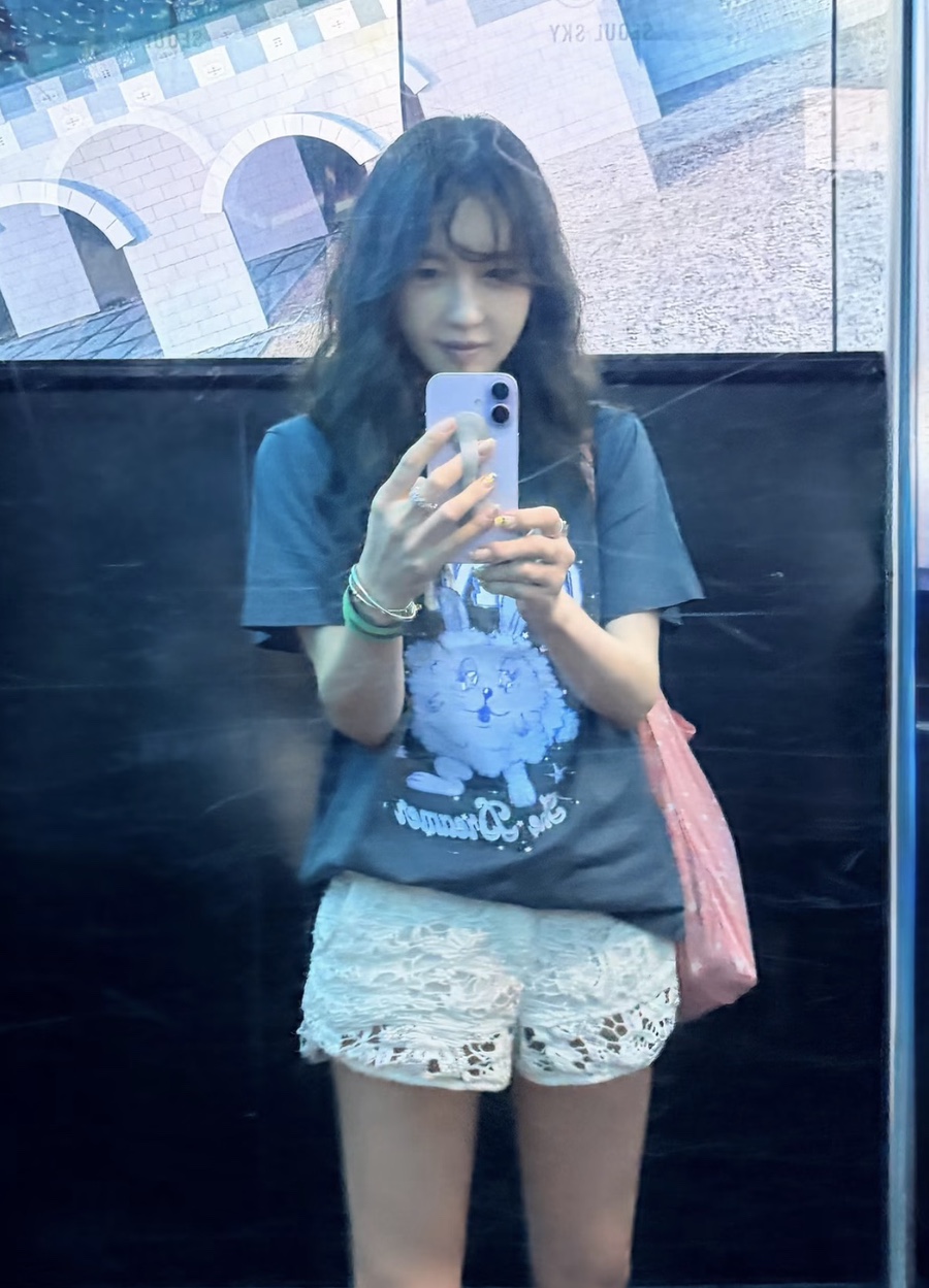 애를 안 낳아서 안 늙었다는데.. 20대보다 예쁜 48세 연예인 레깅스 패션 예상과 전혀 다른 반응이 이미지 4