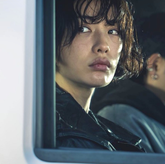 스캔들 입술만 보이는 나나.. 23년 전 전도연은 요즘 들어 반응이 커지고 있다 이미지 5
