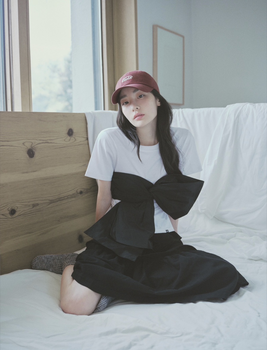 김민하 화보 패션 속 이미스 26FW 모자 너무 예쁜데 왜 요즘 더 눈길이 가는 걸까 이미지 2