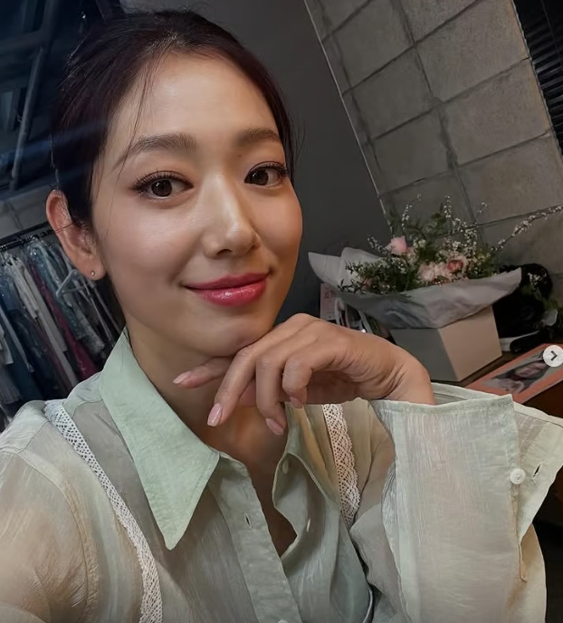 하루에 두 번이나 왜 요즘 더 눈길이 가는 걸까 이미지 1
