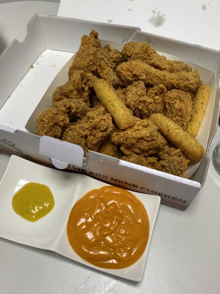 네네치킨 신도시점 사진 2