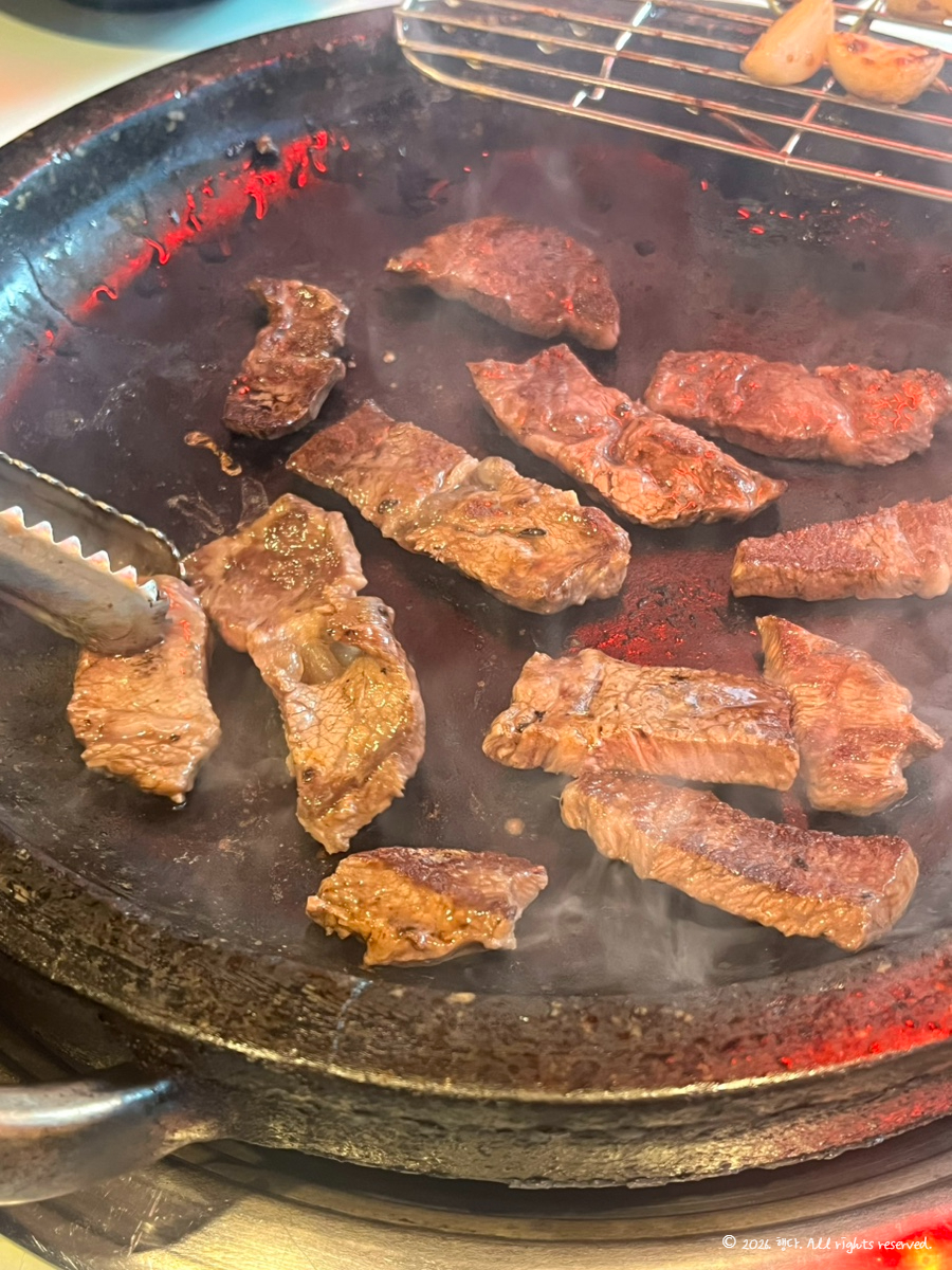 꾸석지돌판한우 서울대입구역점 사진 8