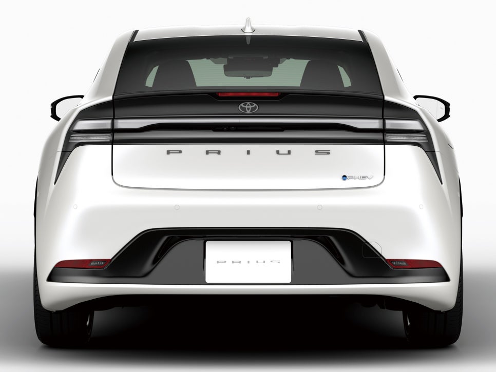 토요타 프리우스, 연비만 보고 PHEV 고르면 놓치는 것