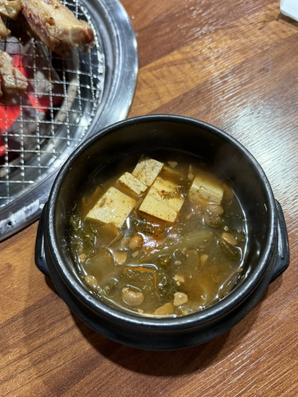 산야초숯불갈비 이미지