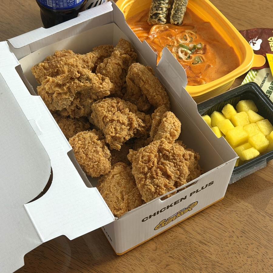 치킨플러스 수원권선점 사진 6