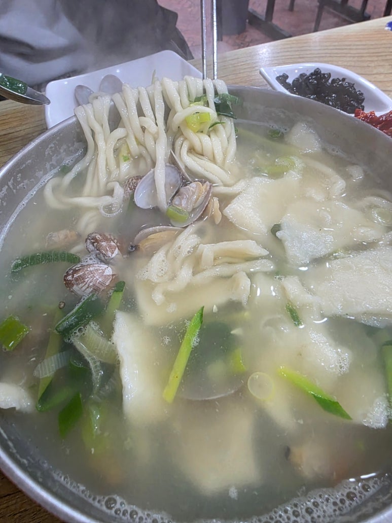 바지락손칼국수 한우장터국밥 사진 4