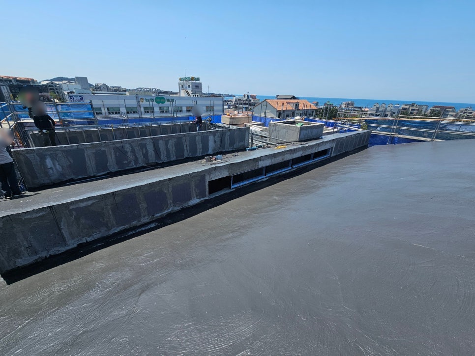 제주 지붕공사 | 단독주택 징크 지붕 시공 - 히든거터 배수 해결 - 제주 지붕·외벽시공 솔루프