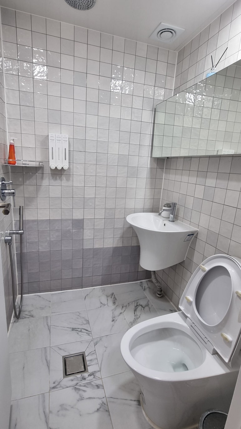 꽃들의물감찾기펜션 이미지