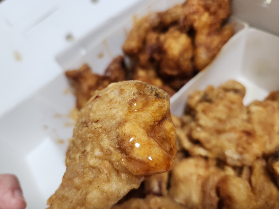 호식이두마리치킨 신림점 사진 8