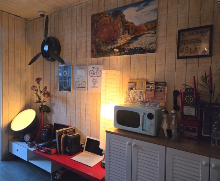 비행기모텔 이미지