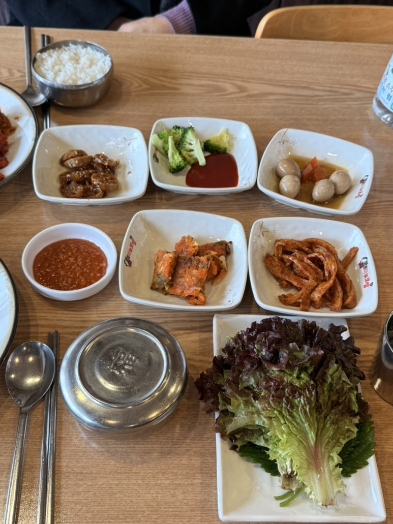 돈통마늘보쌈 안산선부점 사진 5