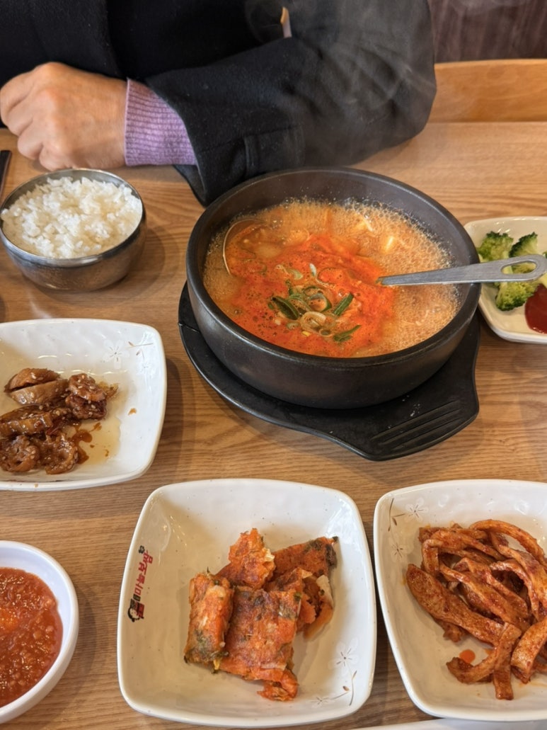 돈통마늘보쌈 안산선부점 사진 7
