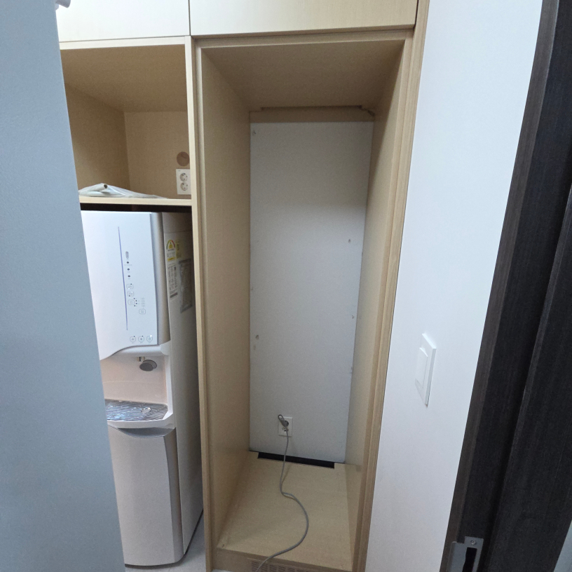 마포 사무실 빌트인 콤비냉장고 문짝 제작과 설치 — 현장 사진 1