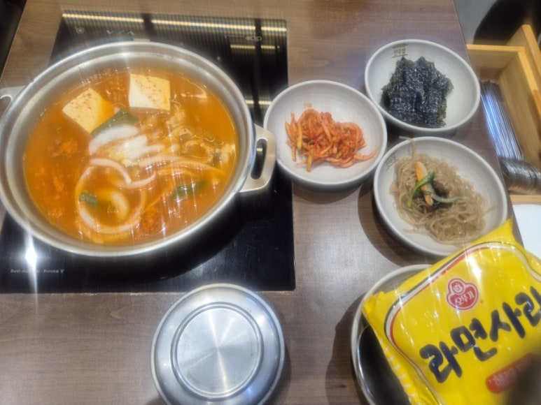 한옥집김치찜 영등포점 사진 2