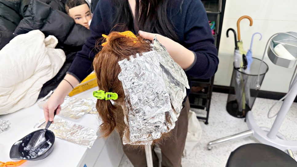 김포미용학원, 실무 중심 단계별 커리큘럼으로 디자이너 되기 — 사진 9