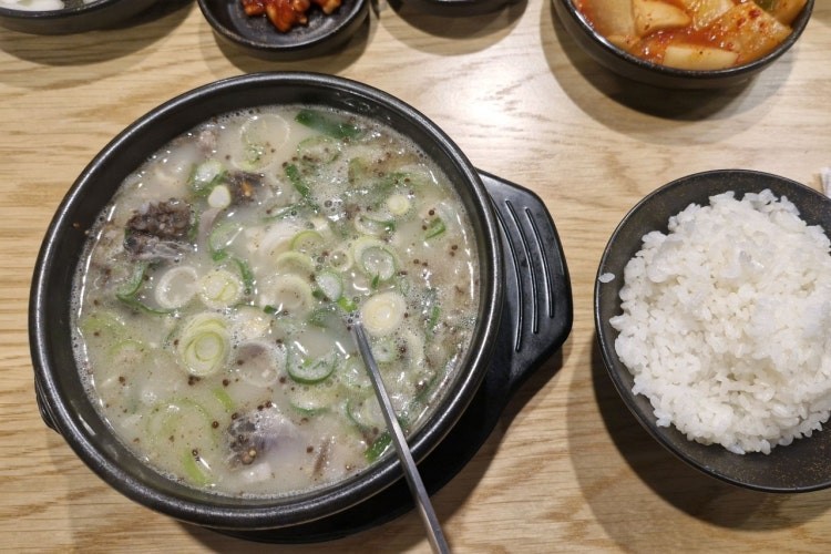 엄순녀뼈구이순대국 강남역점 사진 3