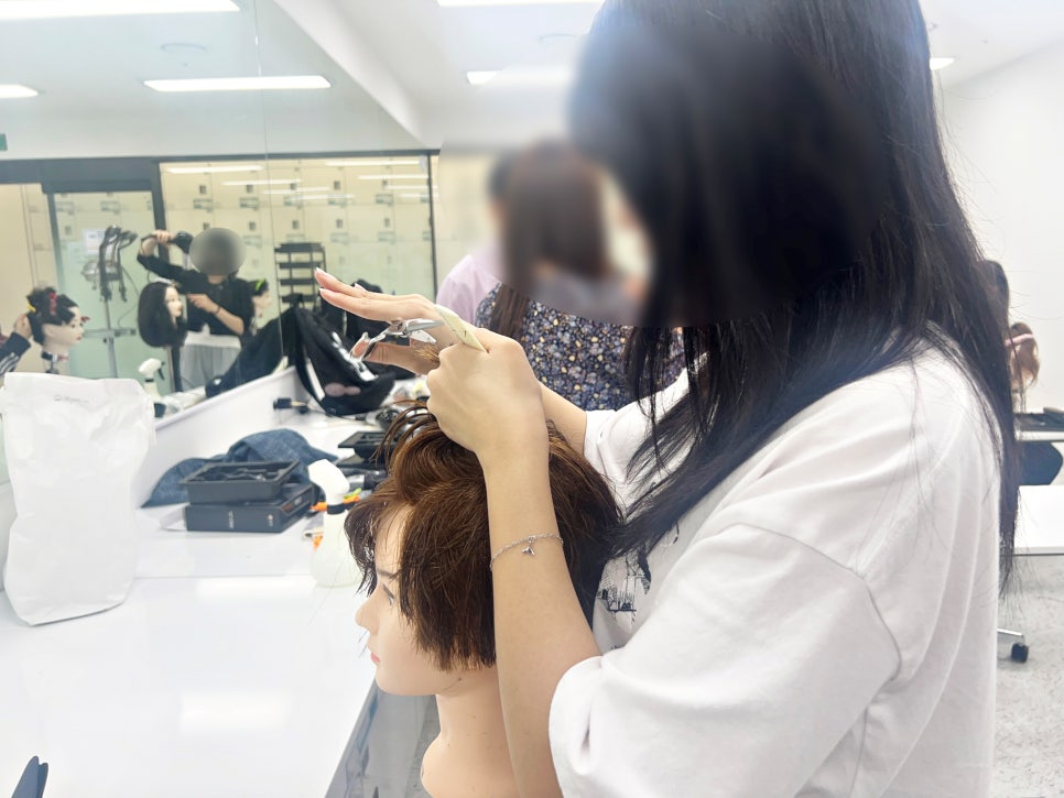 김포미용학원, 실무 중심 단계별 커리큘럼으로 디자이너 되기 — 사진 5