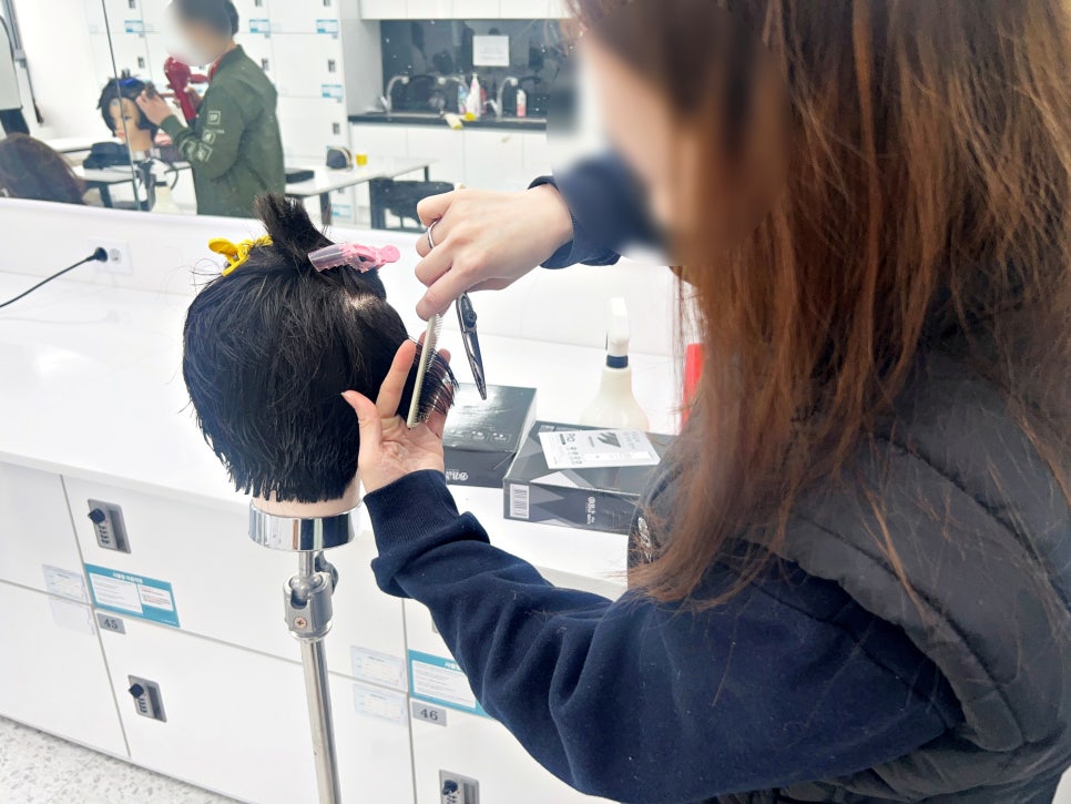 김포미용학원, 실무 중심 단계별 커리큘럼으로 디자이너 되기 — 사진 6