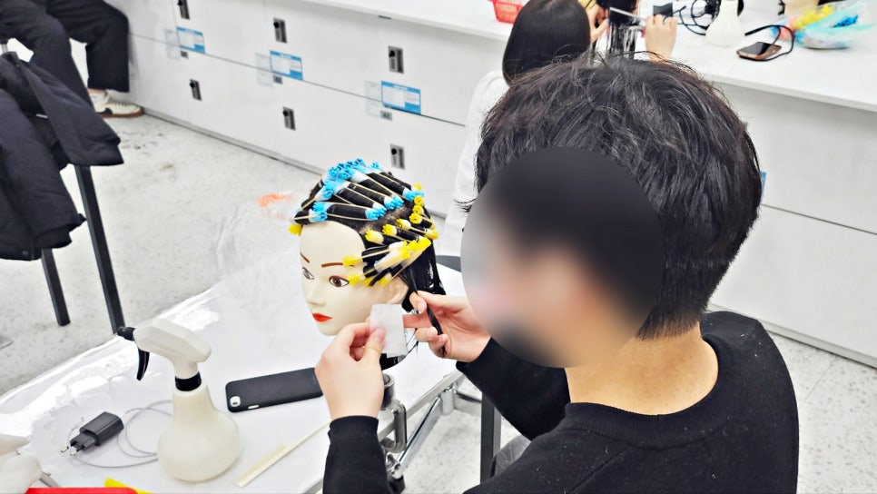 김포미용학원, 실무 중심 단계별 커리큘럼으로 디자이너 되기 — 사진 11