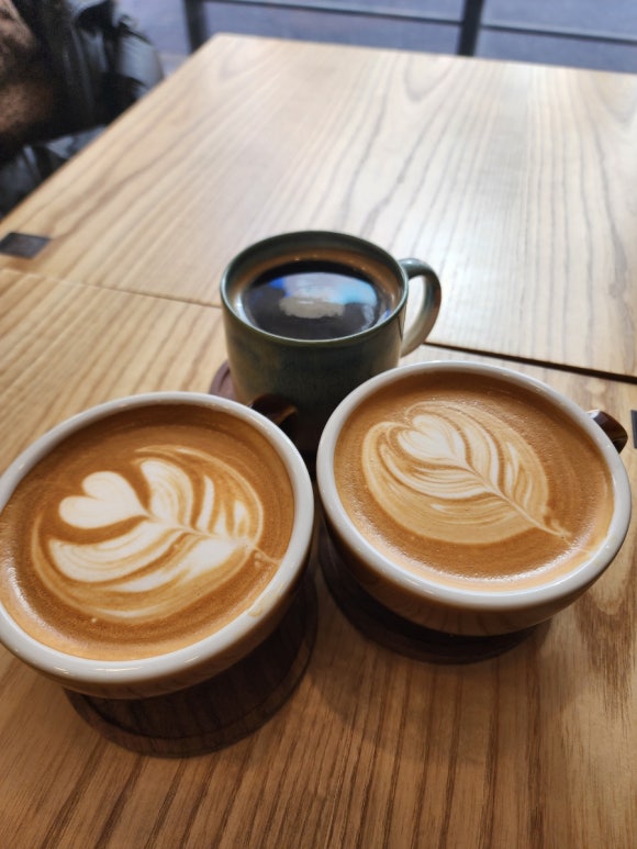 커피 향에 취하고 쫀득함에 반하다! ☕️ 빵순이 성지 '마루네' 솔직 후기 (feat. 두바이 쫀득 쿠키)…