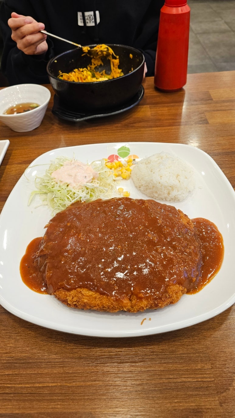 왕돈까스&왕냉면 광명시청점 사진 4