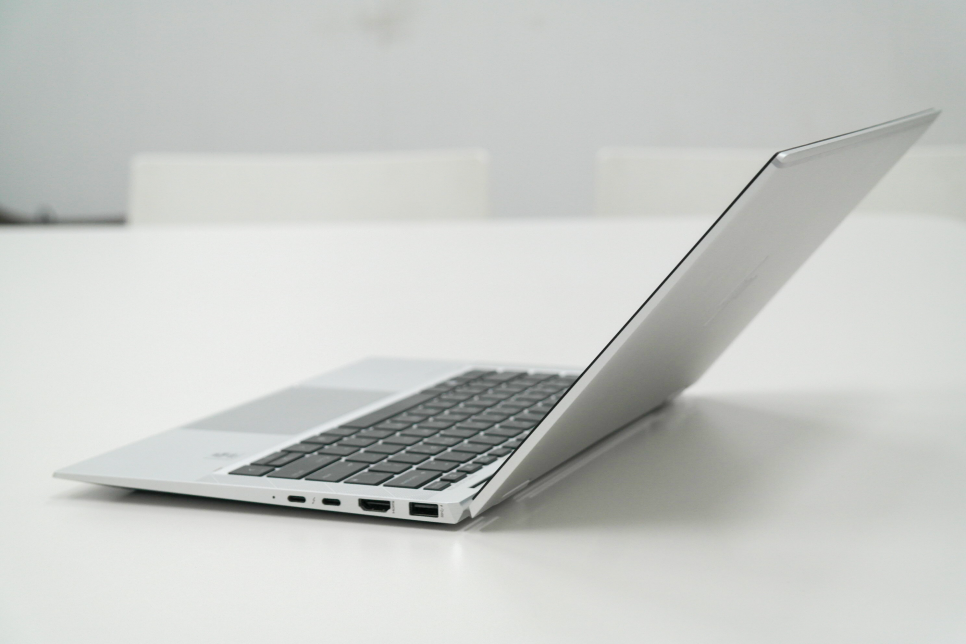 디테크몰 중고 노트북 추천, 왜 HP EliteBook x360 1030 업무용 2in1 비즈니스 노트북 이미지 3