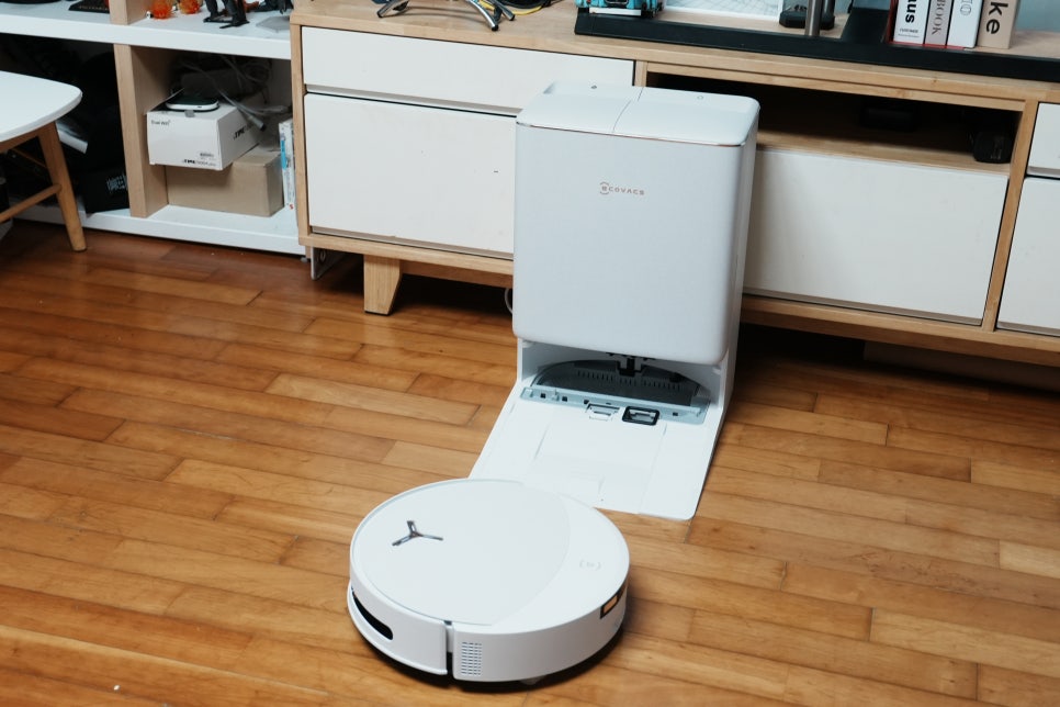 에코백스 디봇 T90 프로 옴니, 재택근무 시대에 맞춘 인공지능 AI 롤러 물걸레 로봇청소기 이미지 2