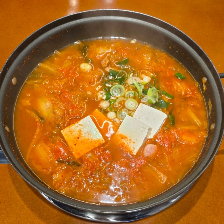 백채김치찌개 잠실새내점 사진 4
