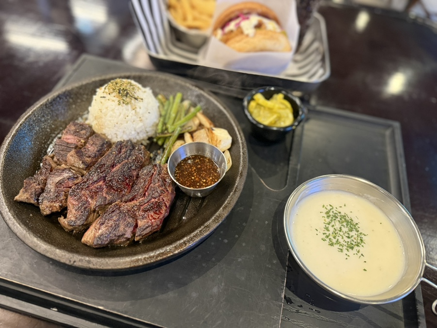 피크버거&스테이크 명동점 사진 5