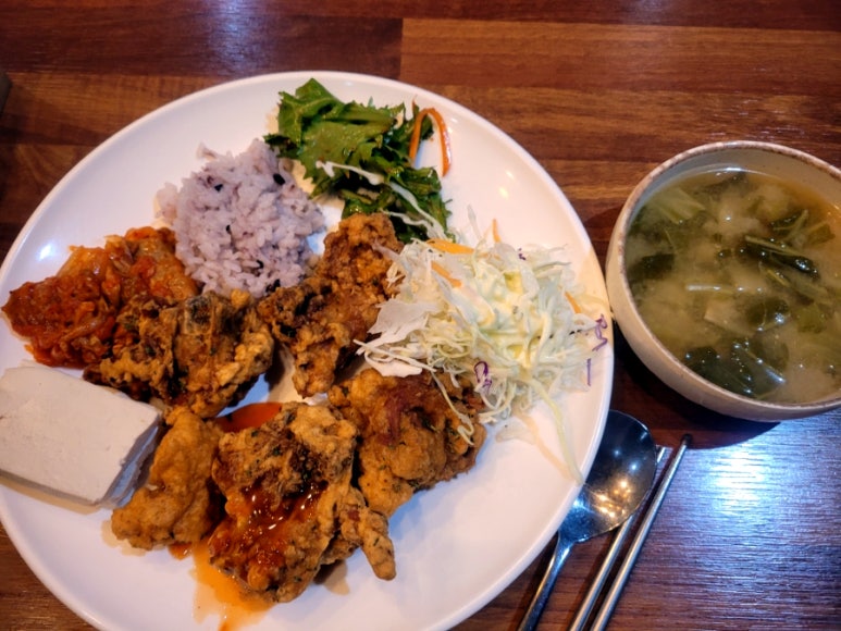 쌀쌀맞은닭 서울역점 사진 6