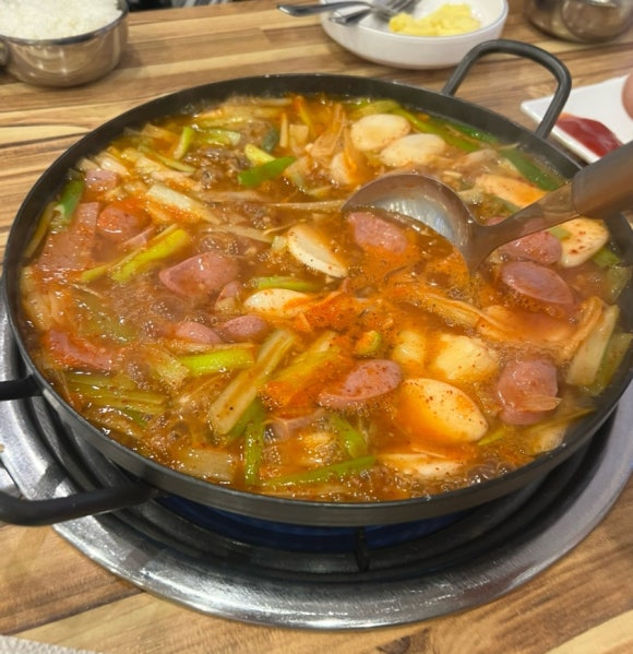 윤씨네부대찌개부대전골 사진 2