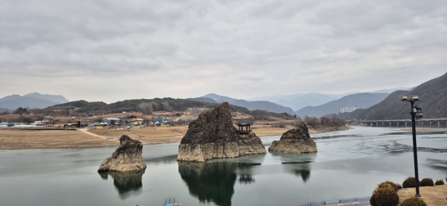 도담삼봉 이미지