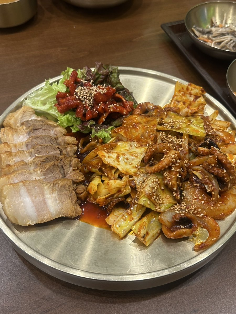 사월에보리밥과쭈꾸미 가산현대아울렛점 대표 사진