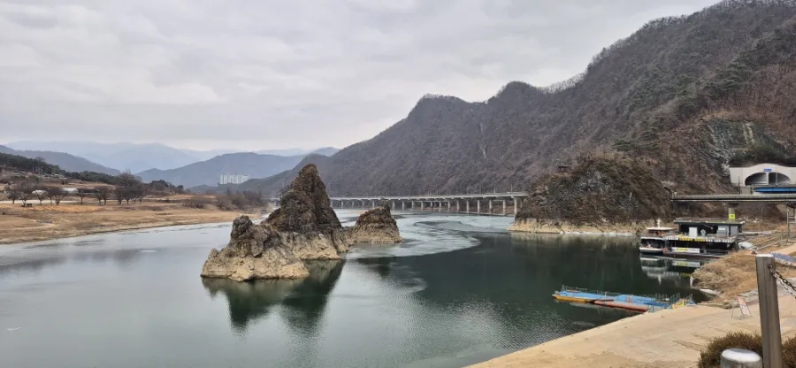 도담삼봉 이미지