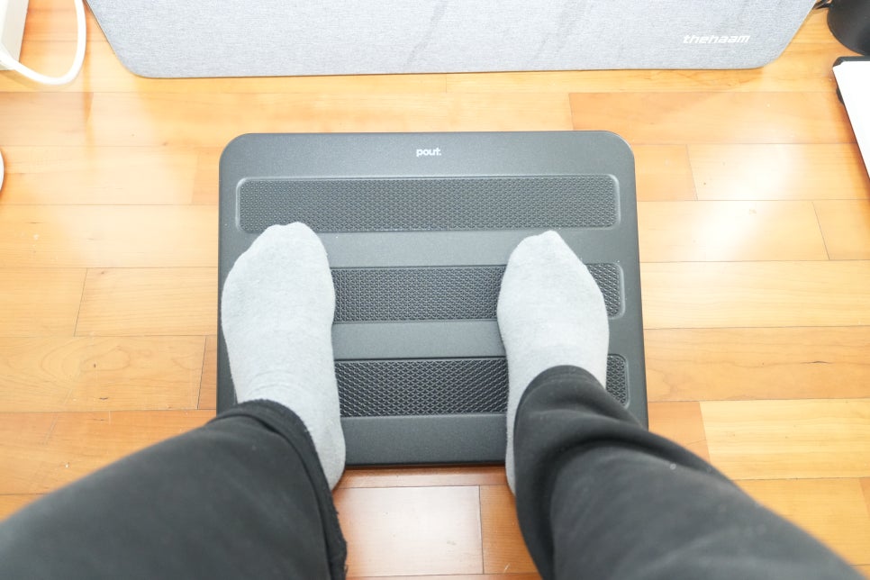 업무용 책상 환경을 컴퓨터의자 교체 이후 '파우트 풋레스트' 발받침대 FOOT2 사용기 이미지 12