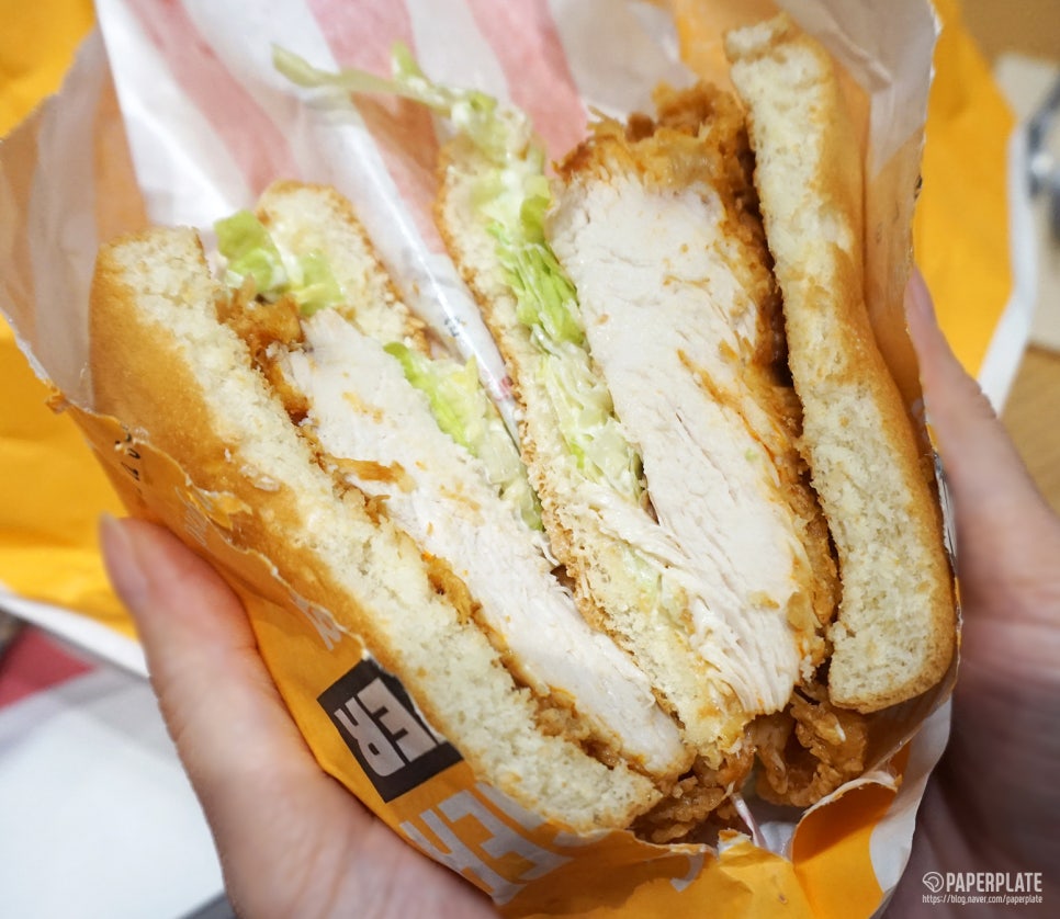 KFC 신사역점 사진 6