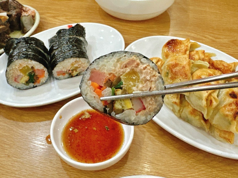 명동음식백화점 사진 2