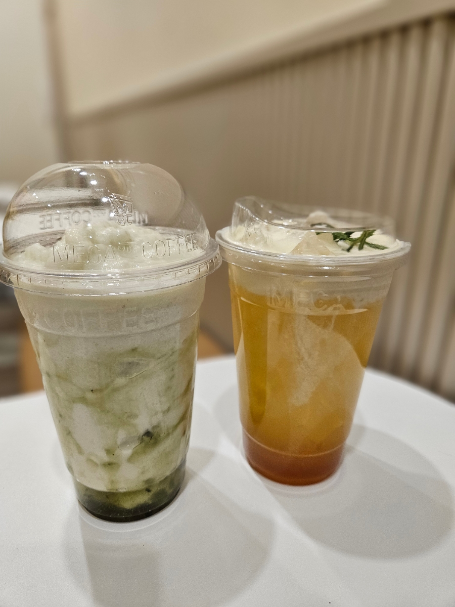 메가MGC커피 홍대점 사진 4