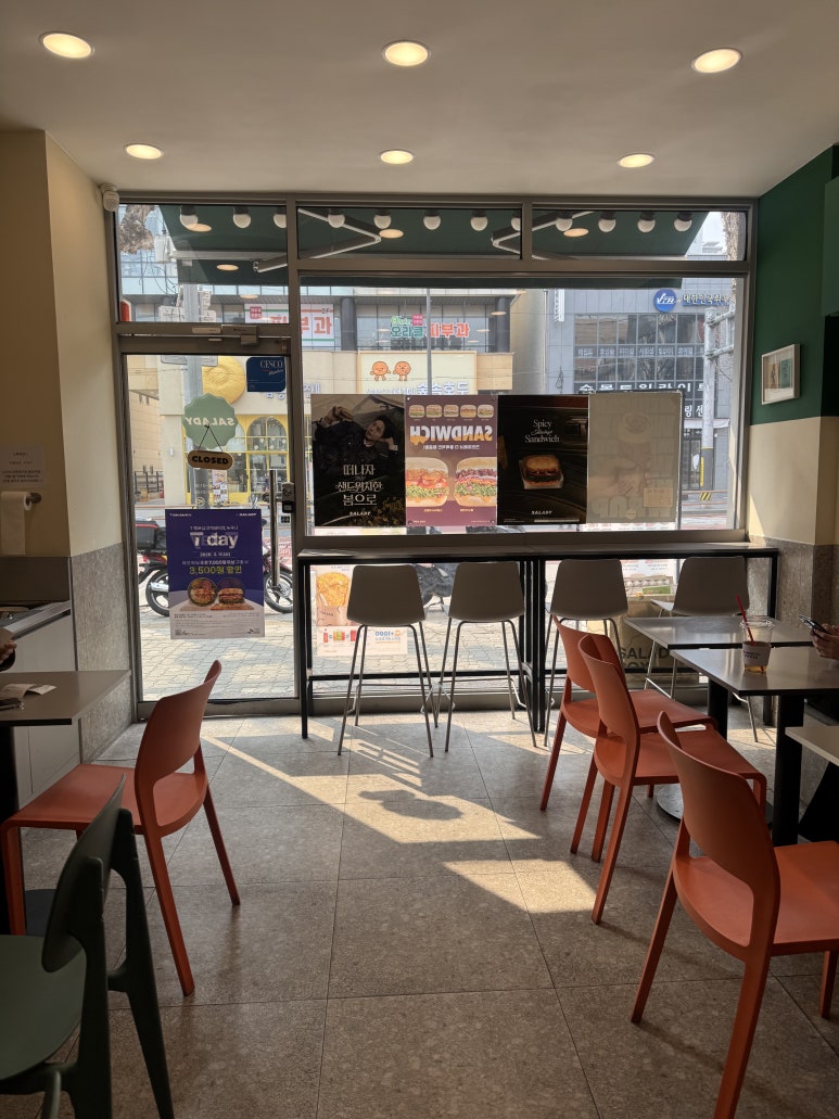 샐러디 한티역점 사진 8