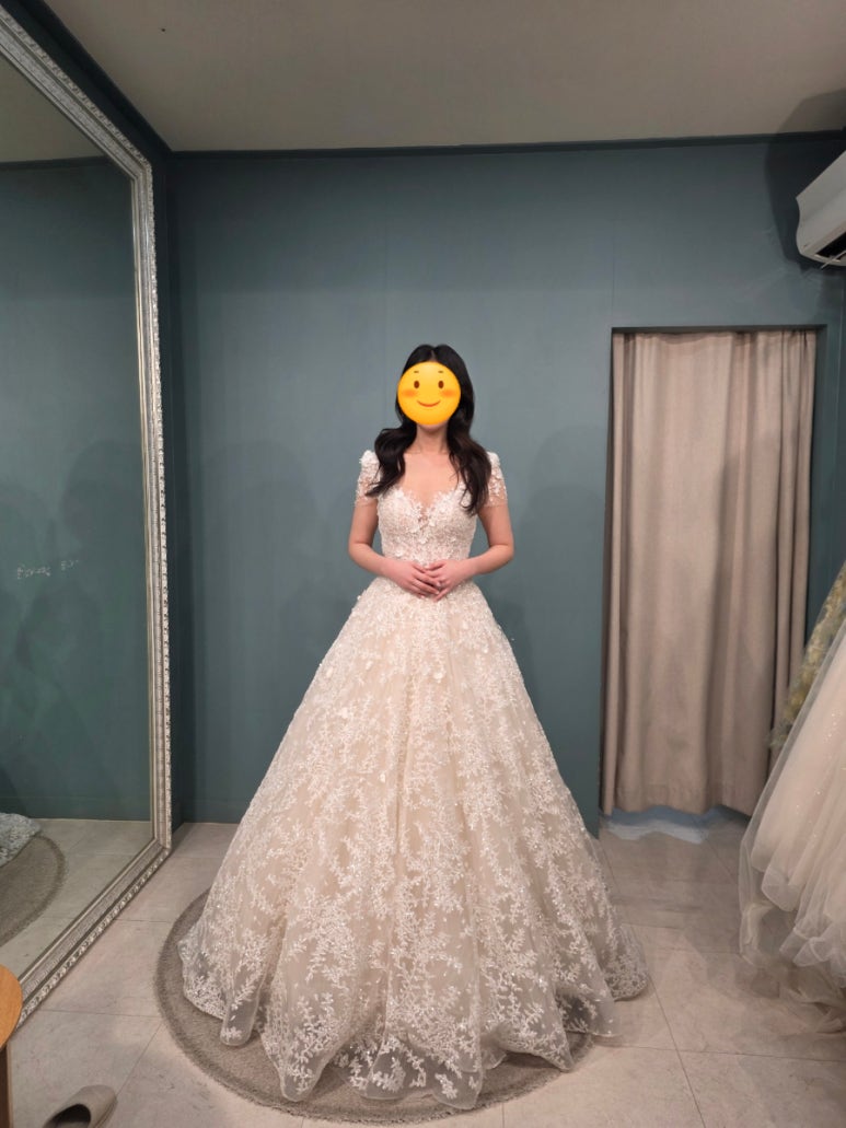 피팅룸에서 입은 모습