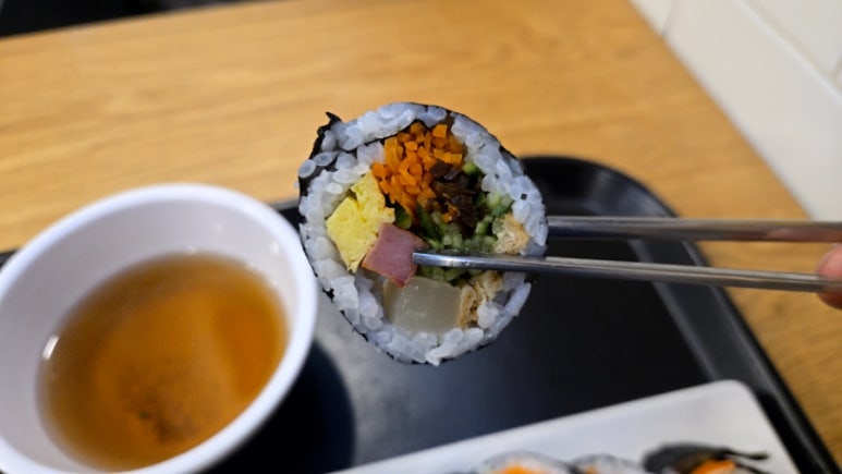 얌샘김밥 선릉역점 사진 6