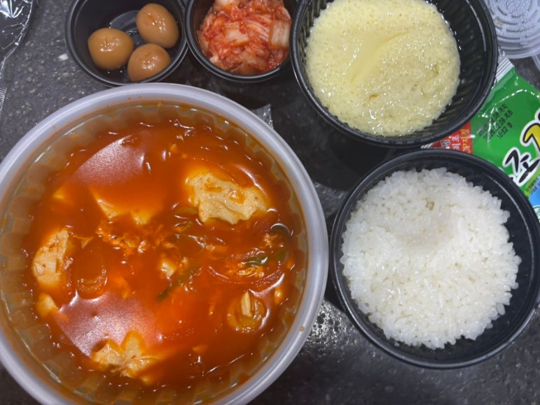 순진한두부 든든한제육이 사진 2