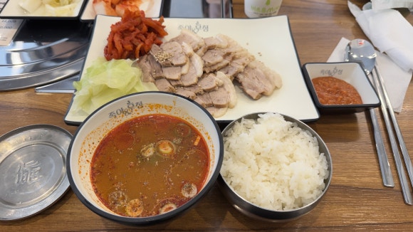 족발야시장&무청감자탕 선릉역점 사진 2