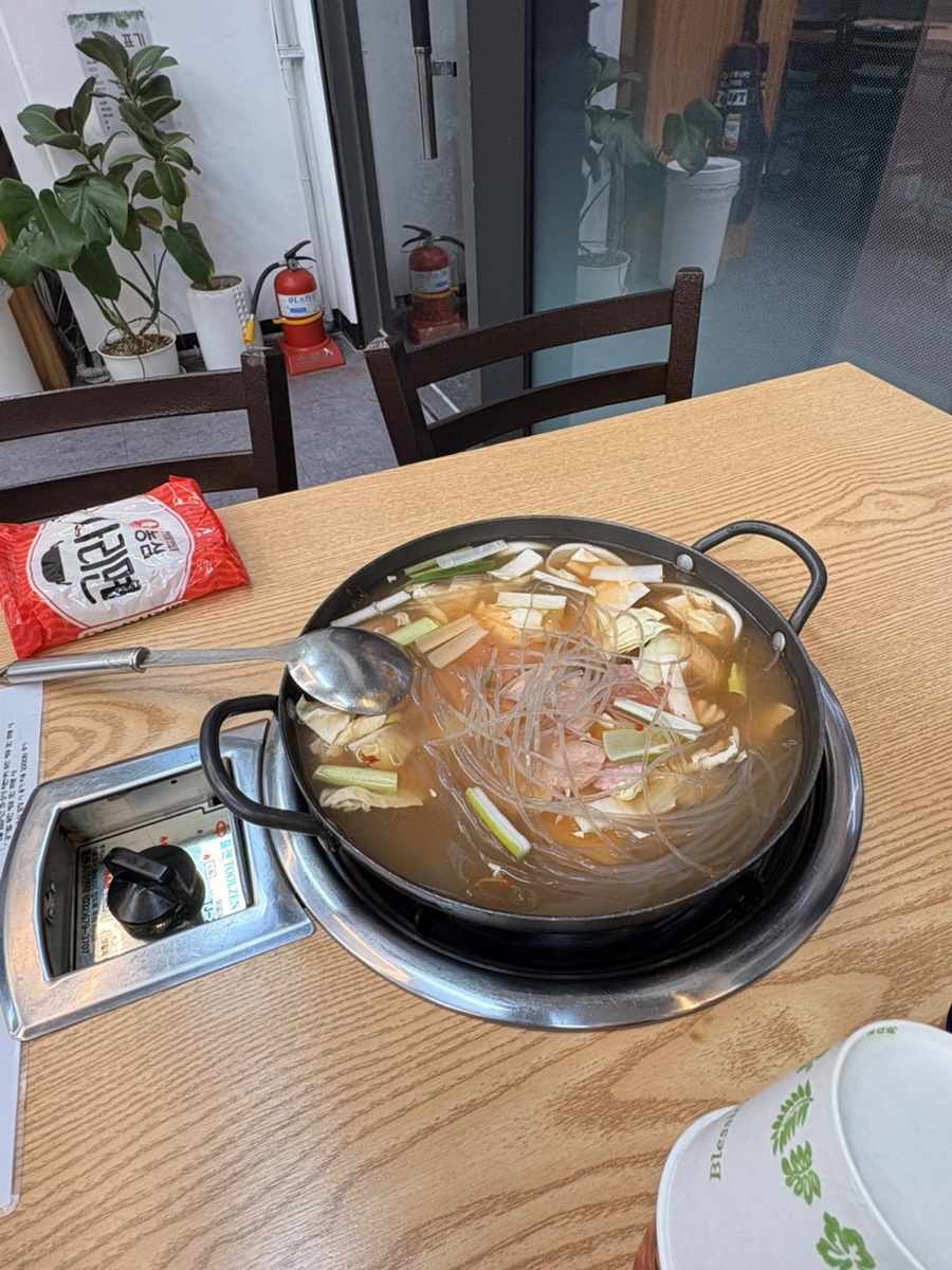 김뚜껑부대찌개 G밸리더리브스마트타워점 사진 5