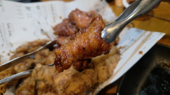 교촌치킨 압구정신사점 사진 6